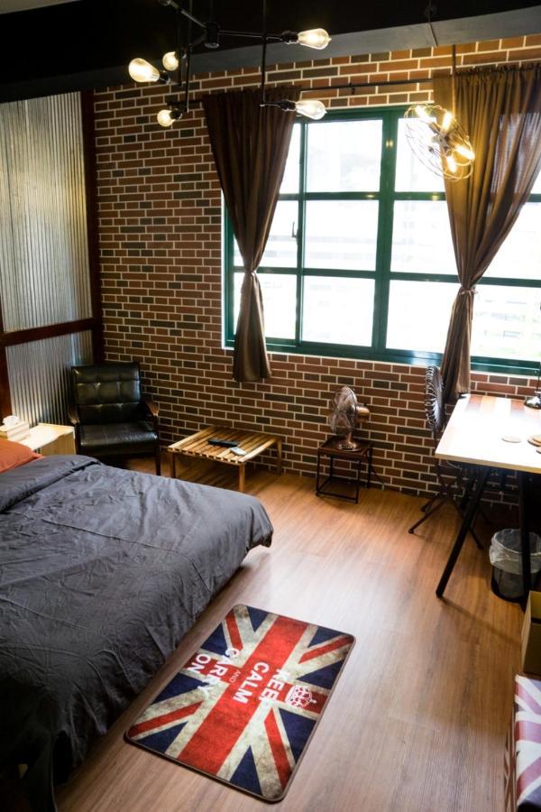 Baker Street London Style Inn Tainan Exteriör bild