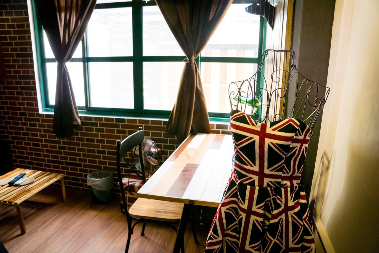 Baker Street London Style Inn Tainan Exteriör bild